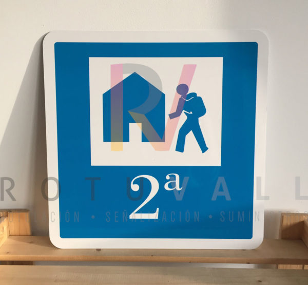 Placa homologada para albergue de segunda categoría en Galicia