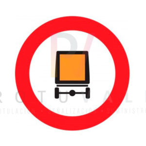 Señal-R-108 entrada prohibida a vehículos que transporten mercancías peligrosas