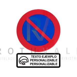 señal de estacionamiento prohibido con panel personalizable que indica excepto coche eléctrico
