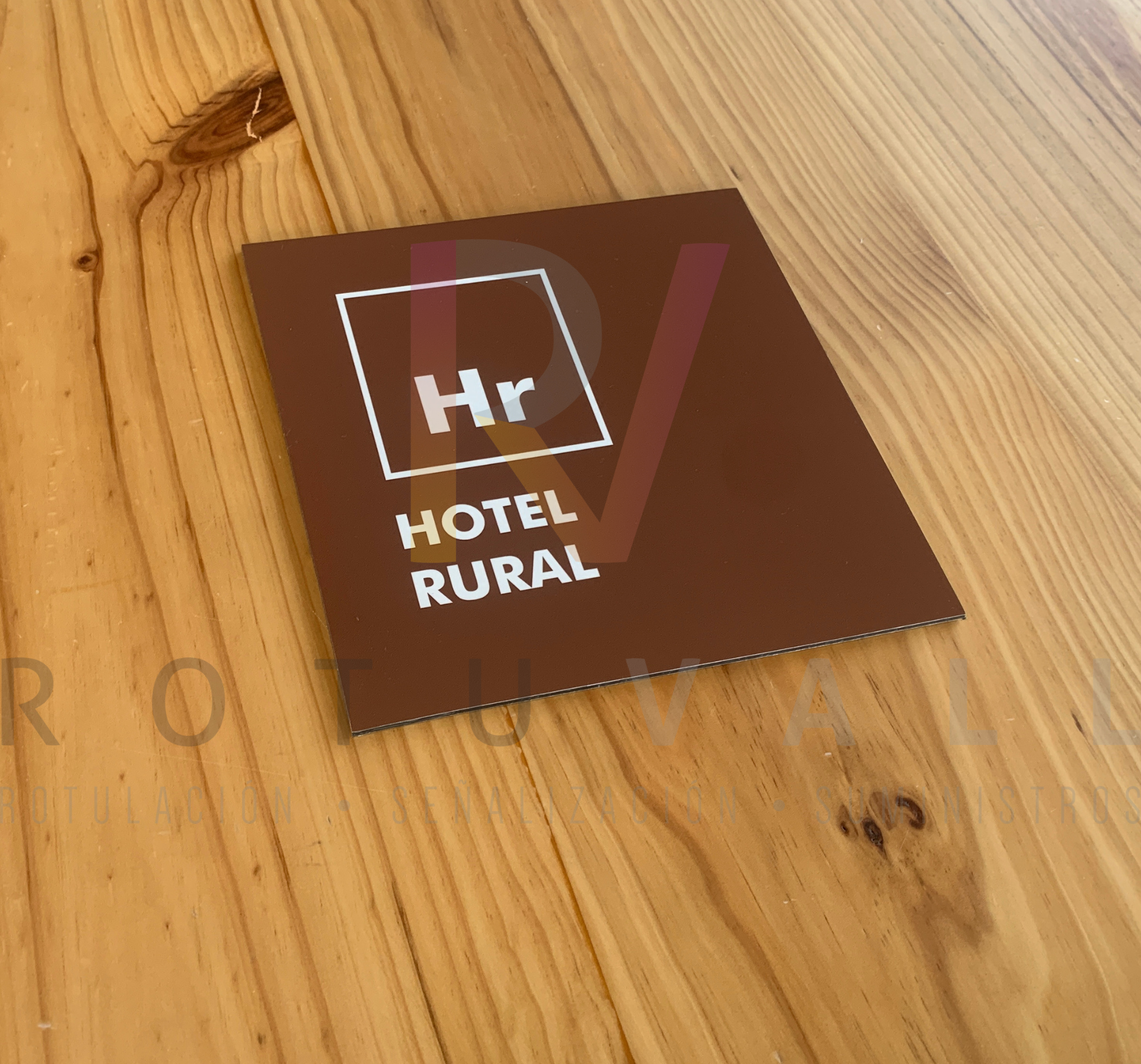 Placa para hoteles rurales de Aragón, distintivo complementario