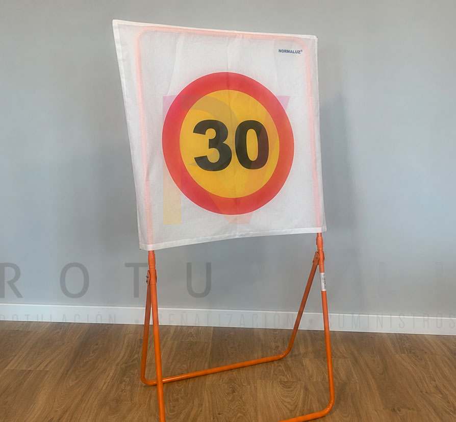 SEÑAL TR-301 VELOCIDAD MÁXIMA 30KM/H OBRA BOLSA TELA
