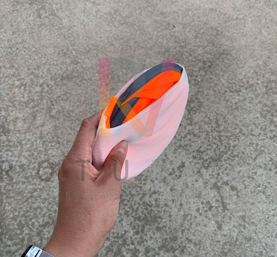 Protector solar para casco plegado en bolsa